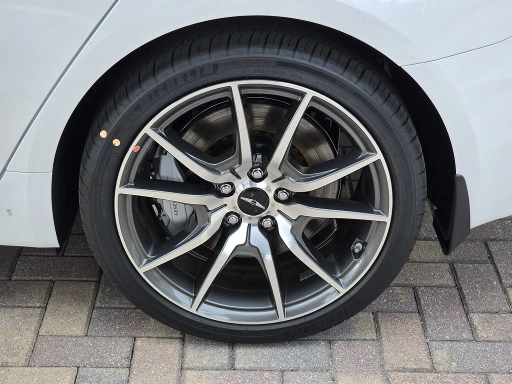 New 2026 White Genesis 2.5T image 5