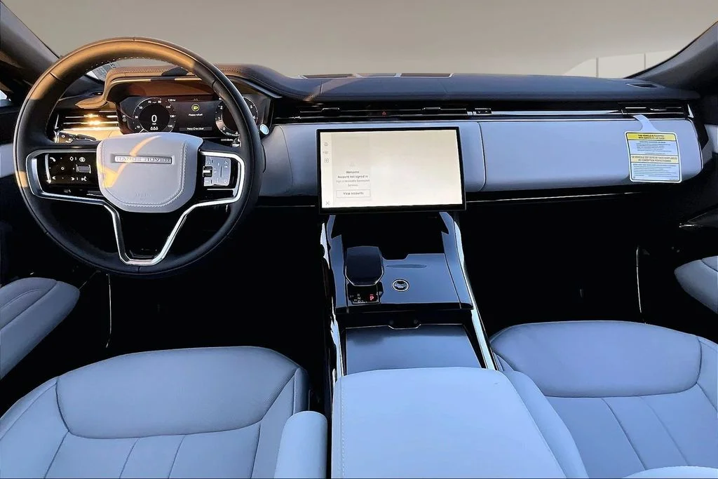 New 2026 Green Land Rover SE image 5