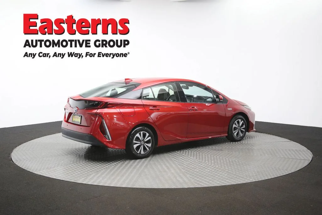Used 2018 Red Toyota Advanced image 43