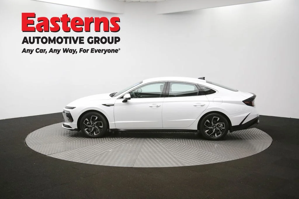 Used 2024 White Hyundai SEL image 60
