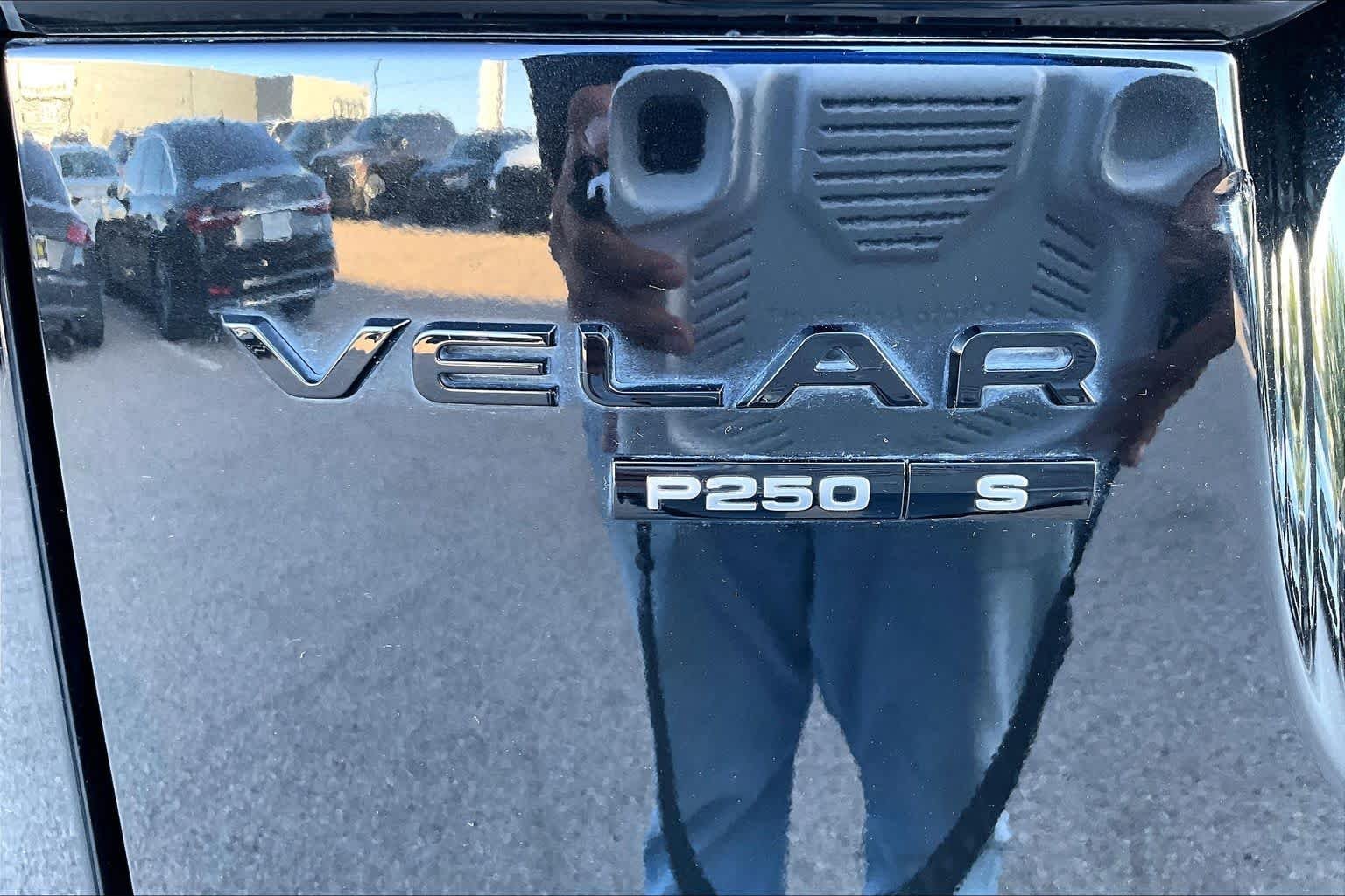 Used 2020 Narvik Black Land Rover R-Dynamic S image 9