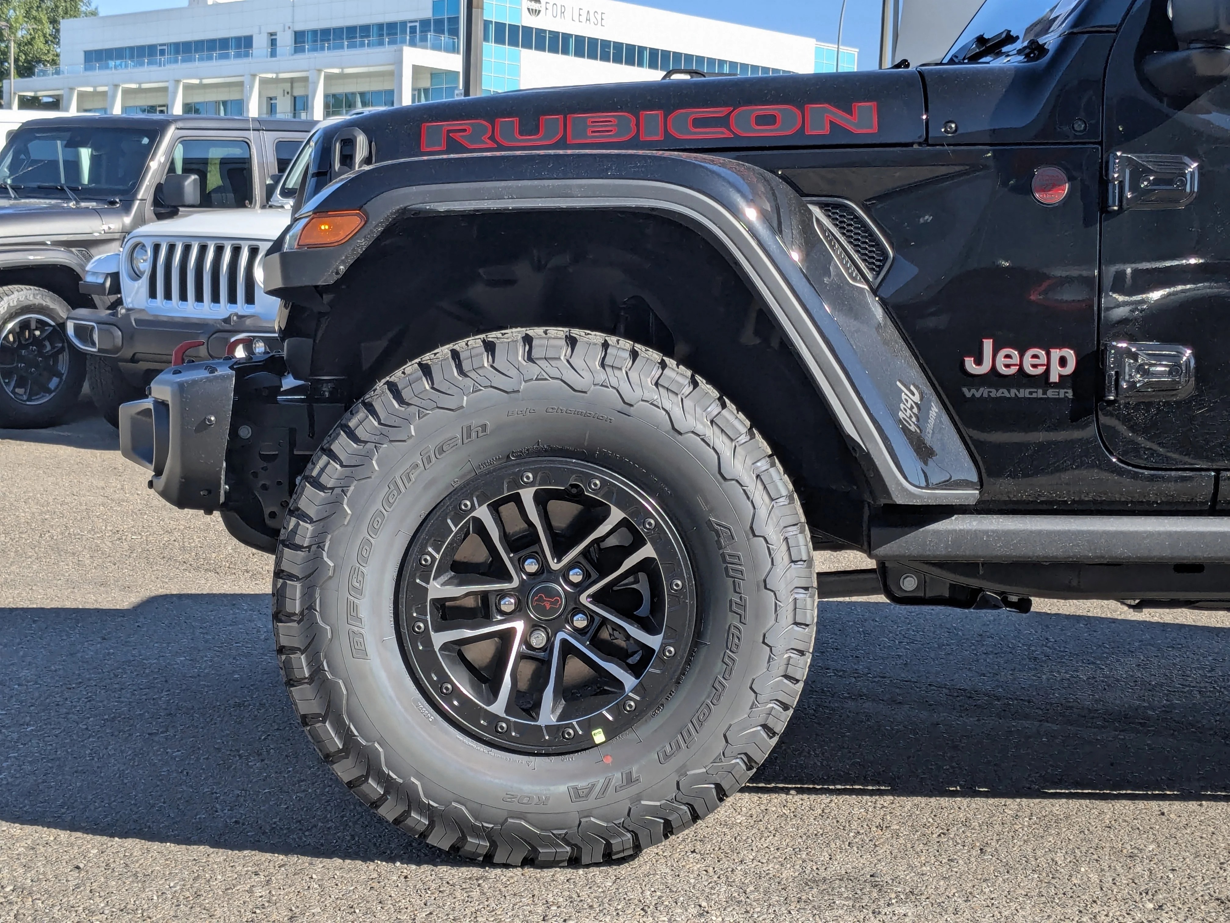 New 2025 Black Jeep Rubicon X - - 35 INCH A/T TIRES - Trailer Tow Group - Offroad Cam - Nappa leather seats & Tons More! image 8