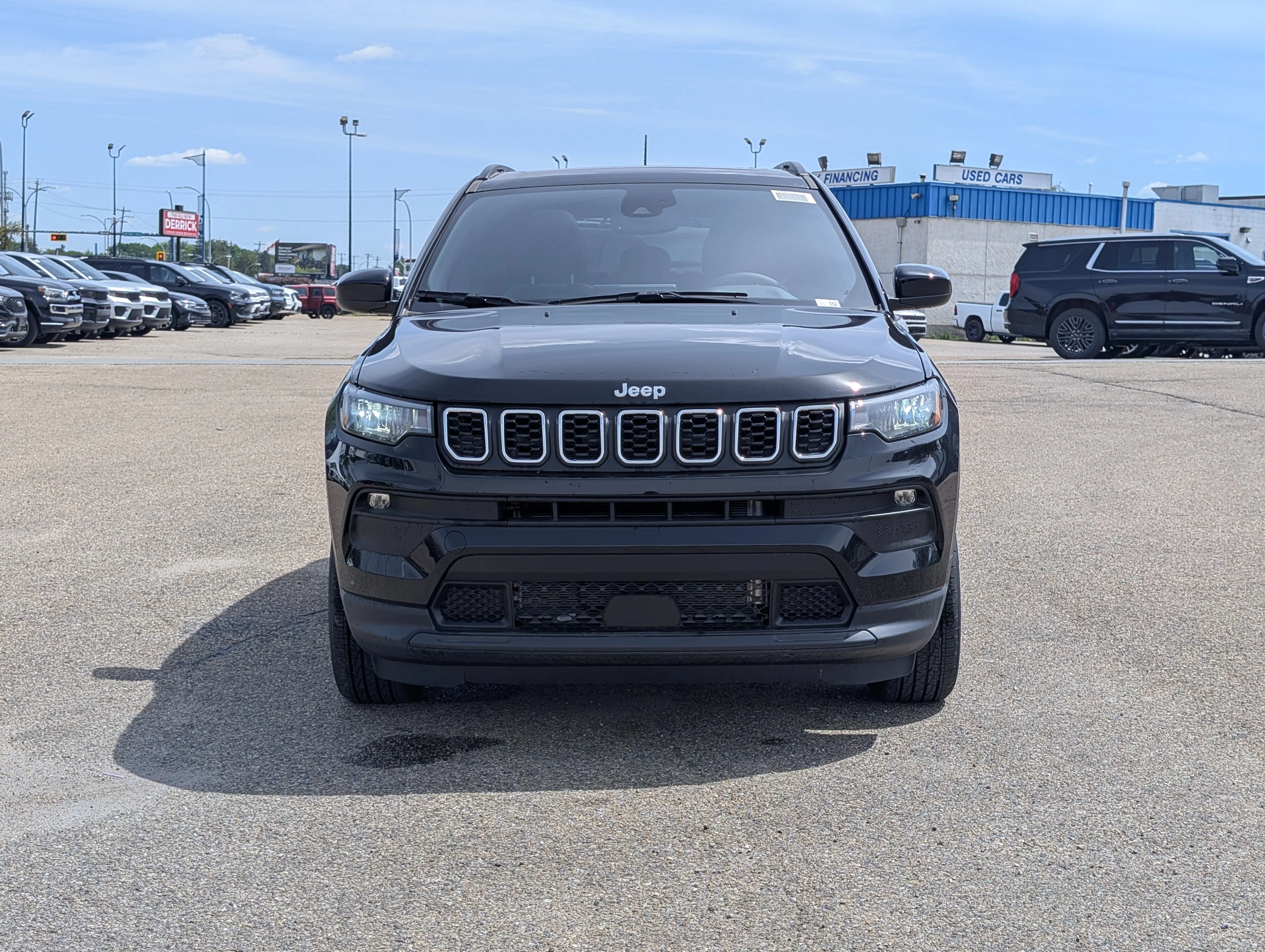 New 2026 Diamond Black Crystal Pearl Jeep North image 10