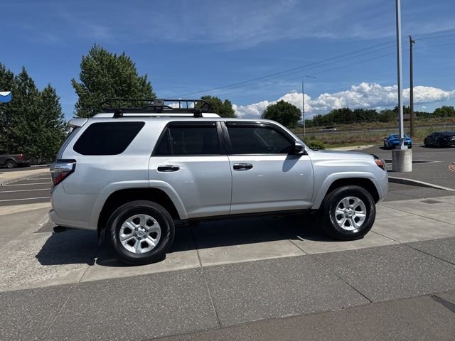 Used 2016 Classic Silver Metallic Toyota SR5 4X4 image 4