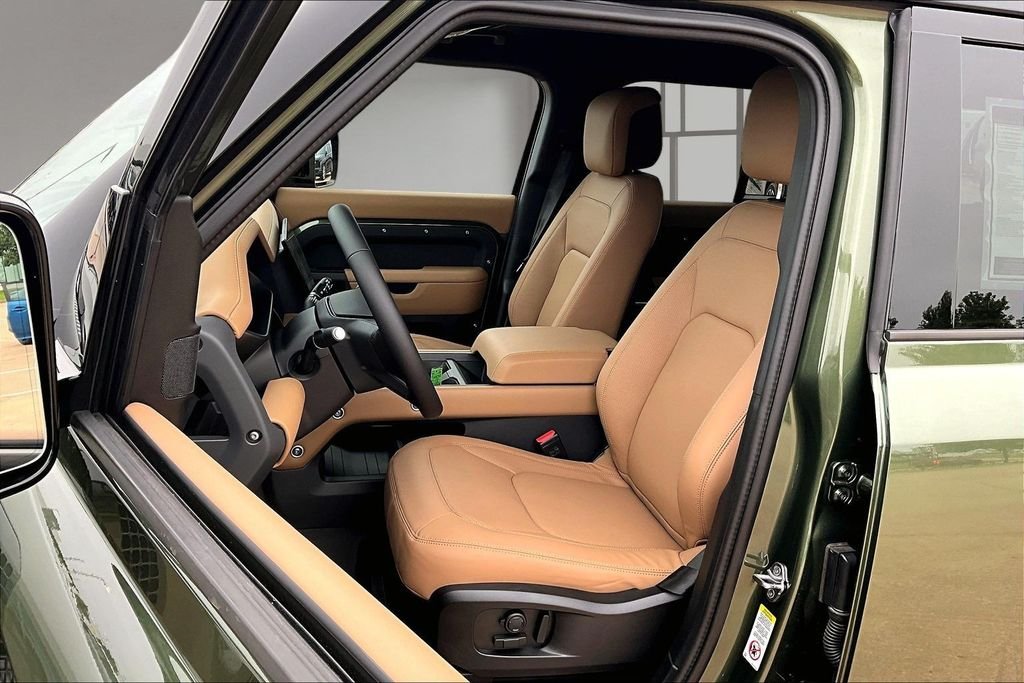 New 2026 Woolstone Green Metallic Land Rover X-Dynamic SE image 9