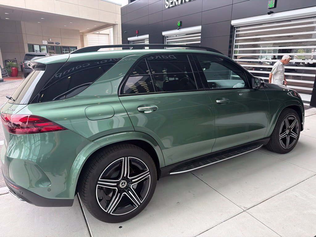 Certified Used 2026 MANUFAKTUR Ireland Mid Green Metallic Mercedes-Benz GLE 450 image 4