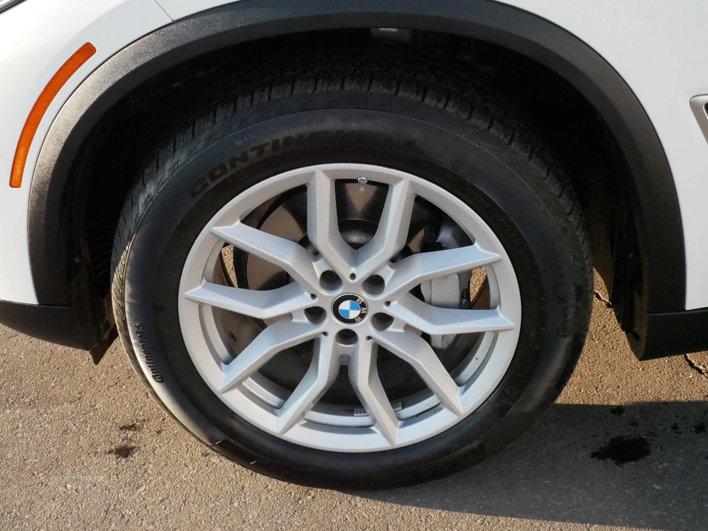 Used 2023 Alpine White BMW xDrive40i image 15