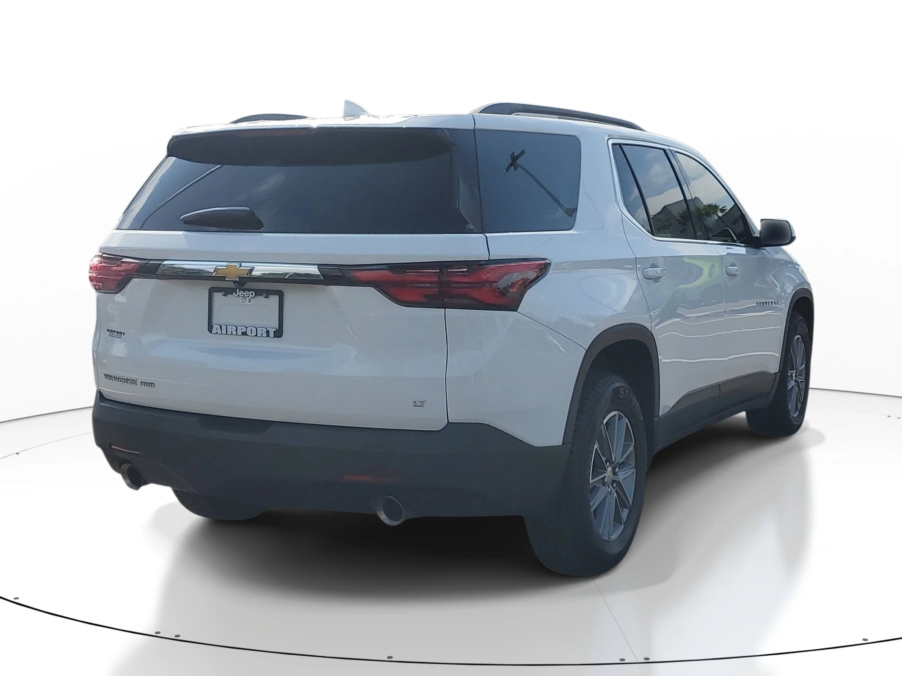 Used 2023 Summit White Chevrolet LT Cloth image 5