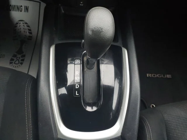 Used 2014 Graphite Blue Nissan SV image 18