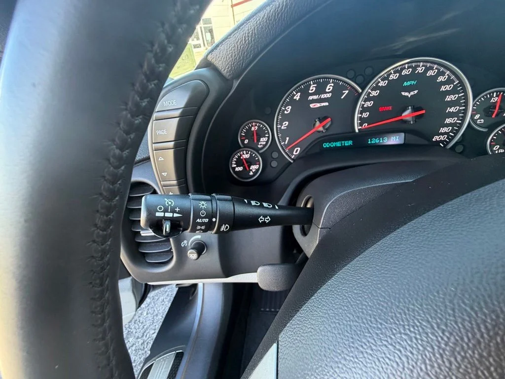 Used 2009 Gray Chevrolet Z06 image 31