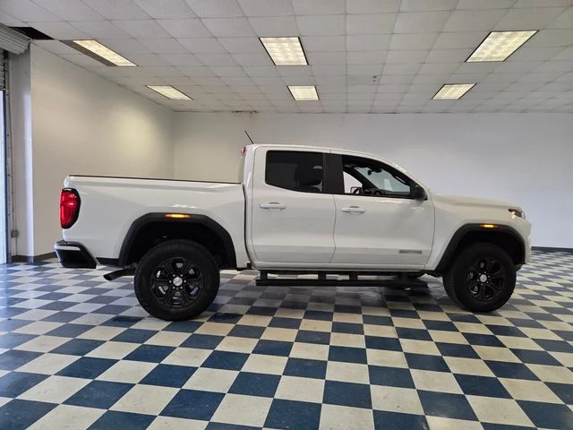 Used 2024 White GMC Elevation image 9