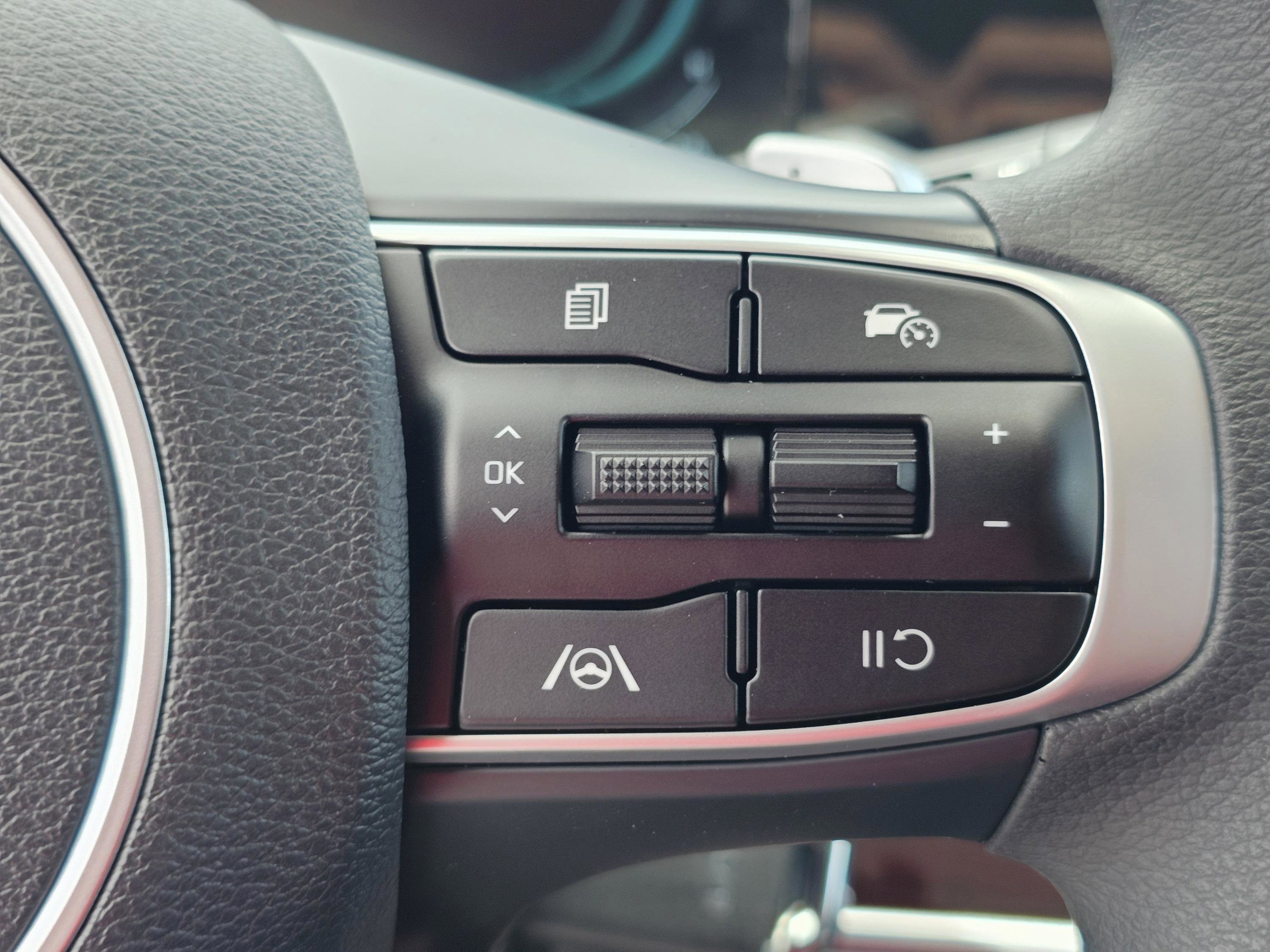 2025 Kia Sportage LX Hybrid - Photo 20