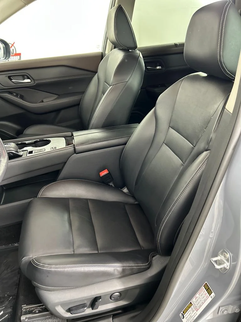 Used 2023 Gray Nissan SL image 12