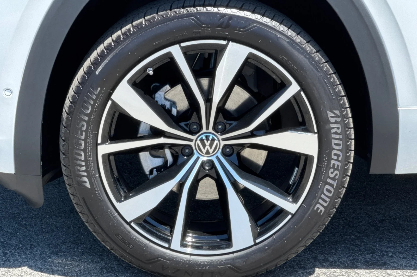 New 2026 White Volkswagen 2.0T SEL Premium R-Line image 25