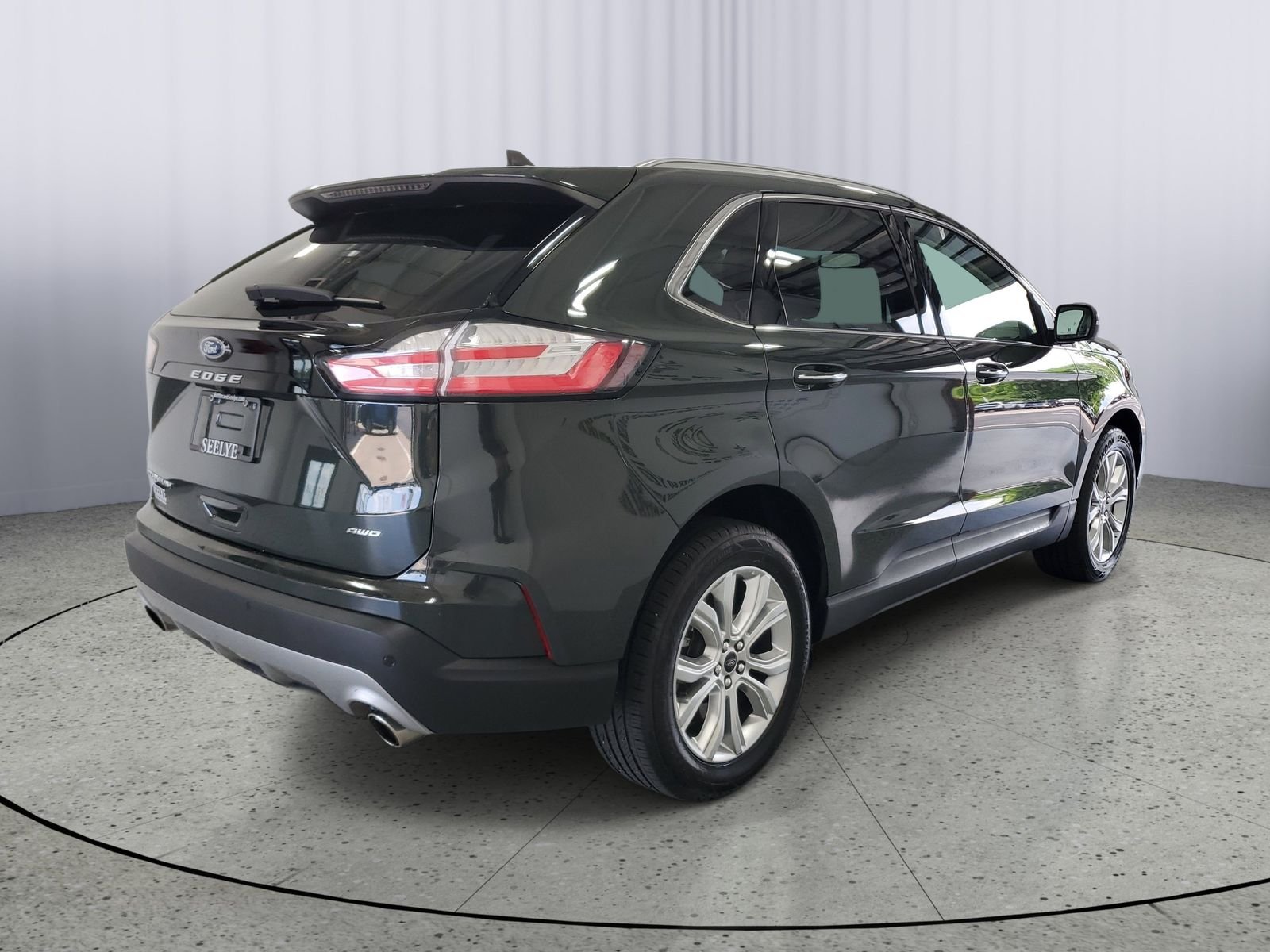 Used 2024 Green Ford Titanium image 4