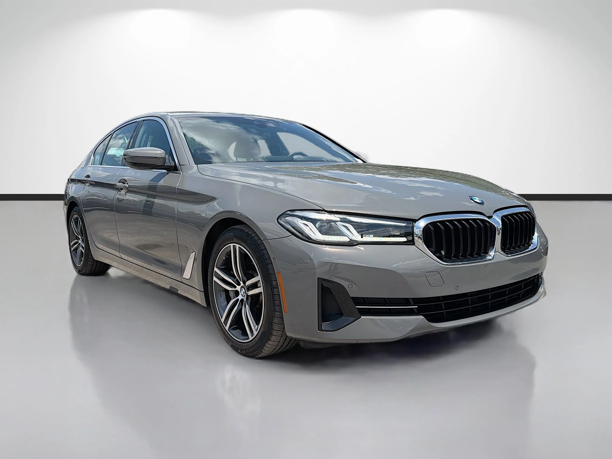 2021 BMW 5 Series 530i xDrive Sedan's photo