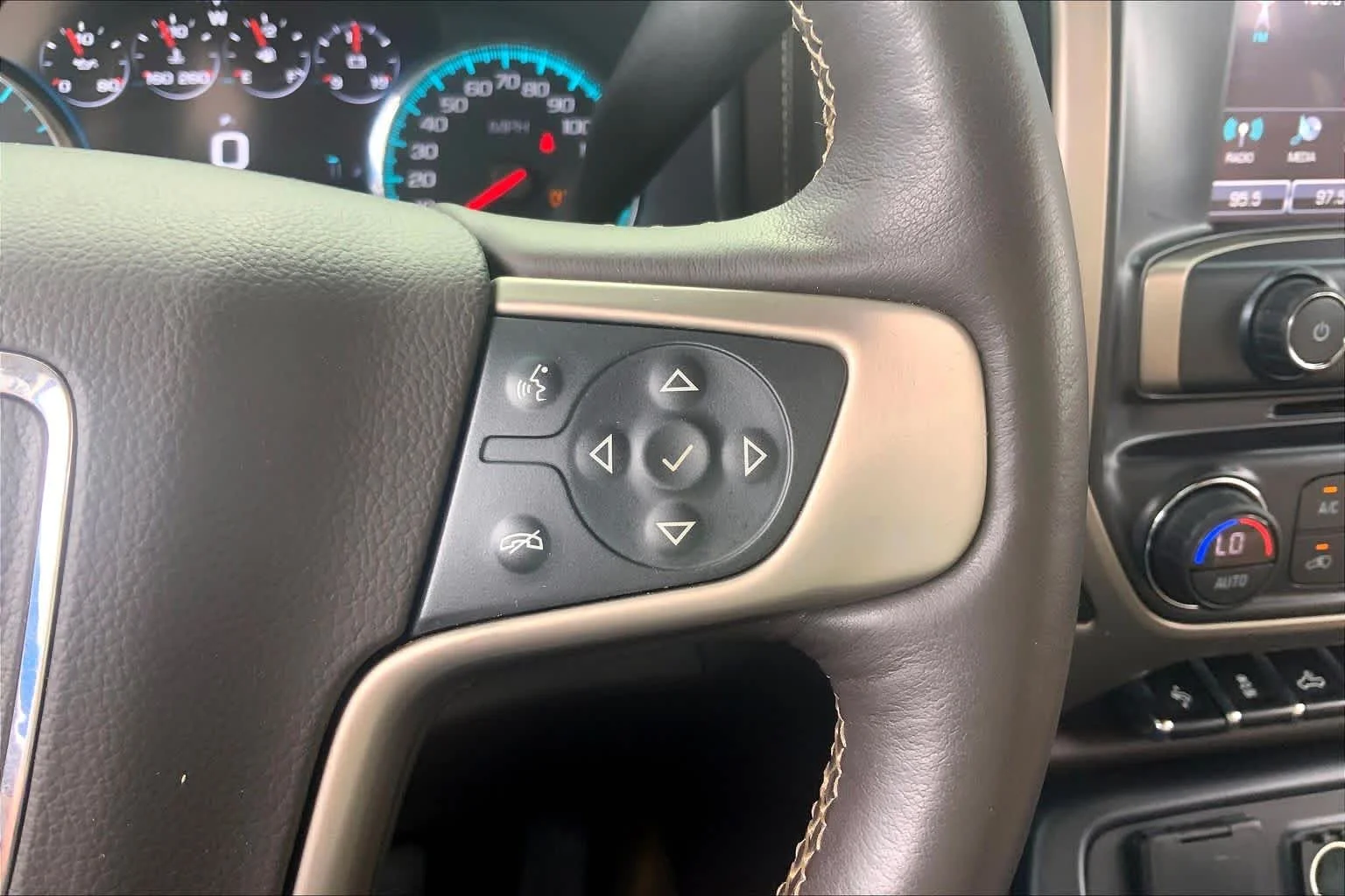 Used 2017 Onyx Black GMC Denali image 25