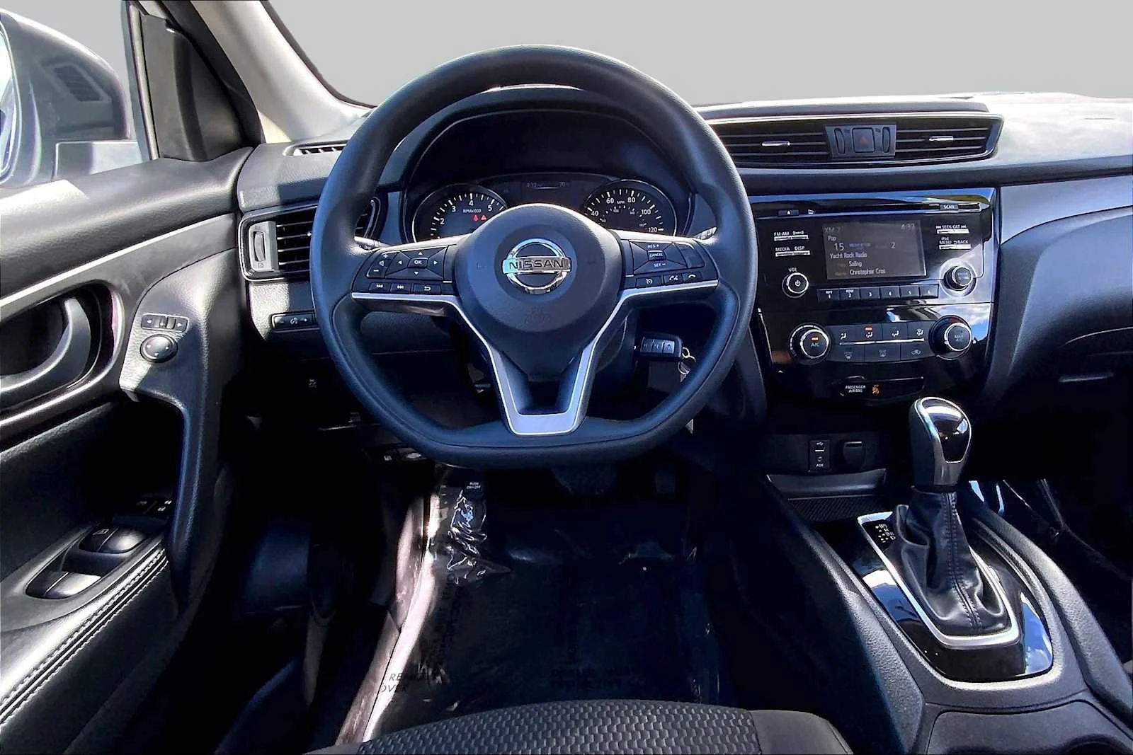 Pre-Owned 2017 Nissan Rogue Sport S