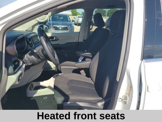 Used 2023 Bright White Clearcoat Chrysler LX image 15