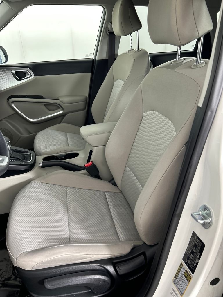 Used 2023 White Kia LX image 12