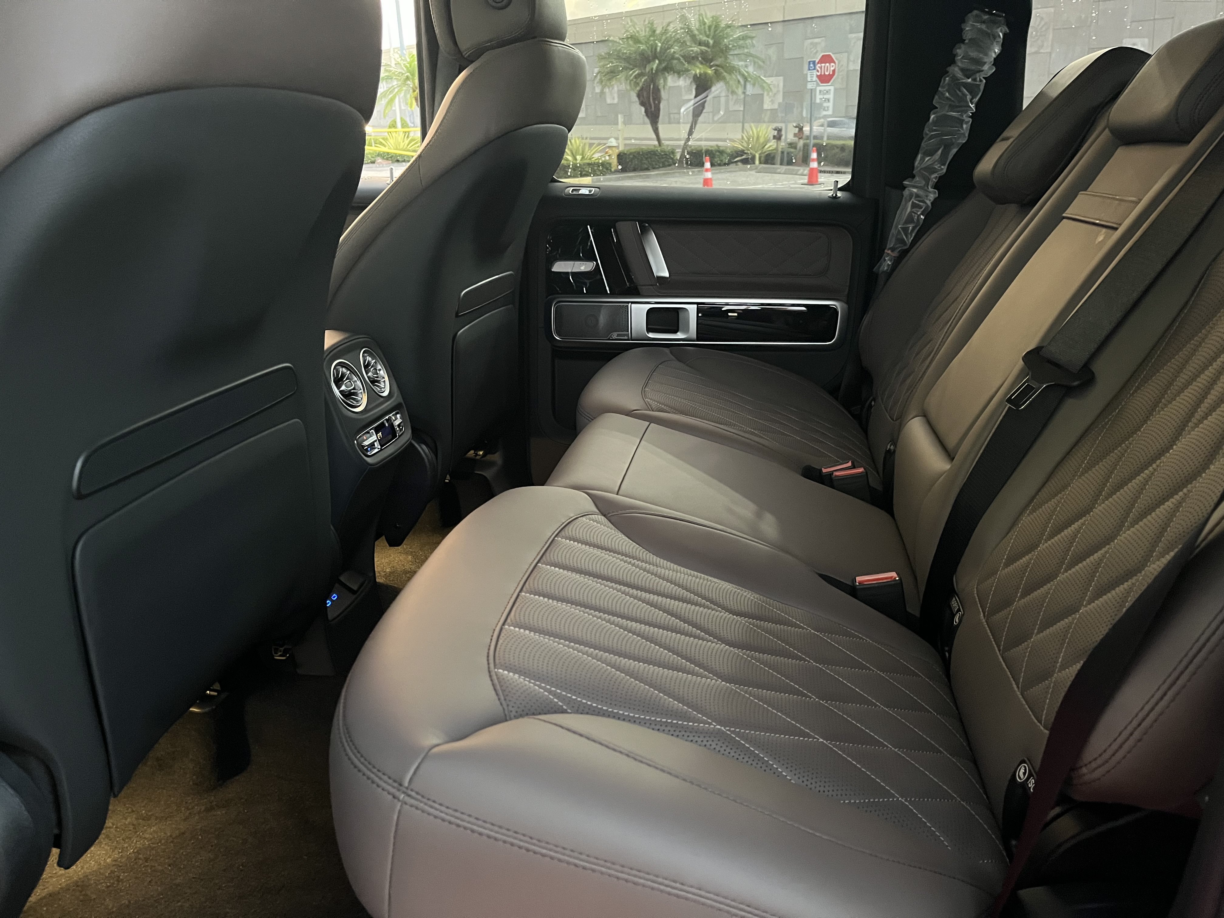 New 2027 MANUFAKTUR Sintered Bronze Magno Mercedes-Benz AMG® G 63 image 17