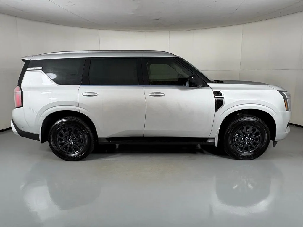 2026 Nissan Armada SV - Photo 9