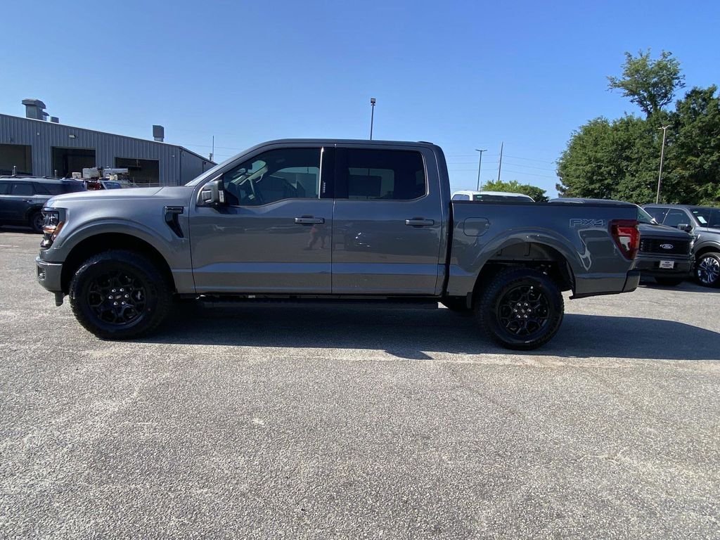 New 2026 Carbonized Gray Metallic Ford XLT image 5