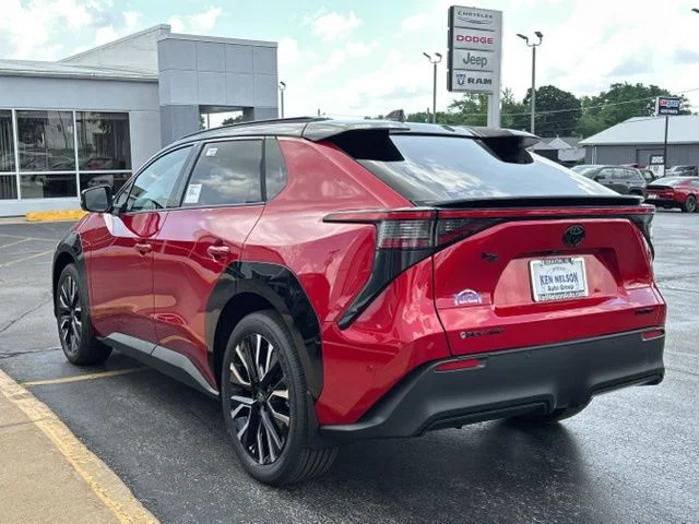 New 2026 Supersonic Red with Midnight Black Metallic roof <sup>1</sup> Toyota  Limited image 7