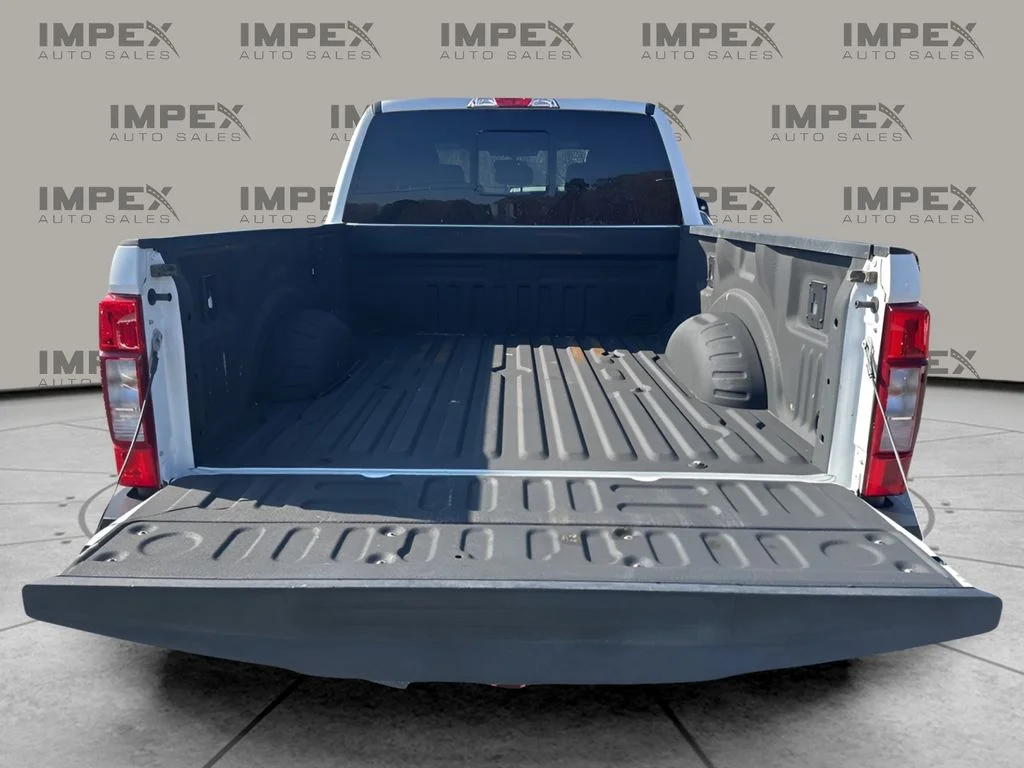Used 2022 White Ford Lariat image 25