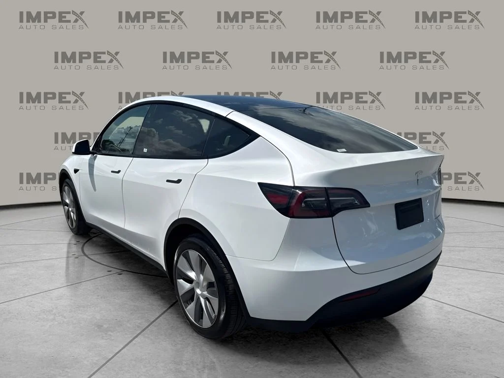Used 2023 White Tesla Long Range image 2