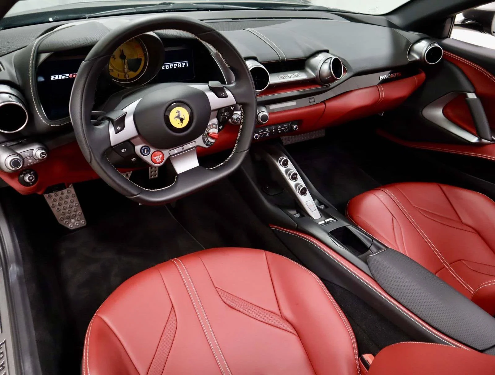 Certified Used 2018 Nero Ferrari  image 63