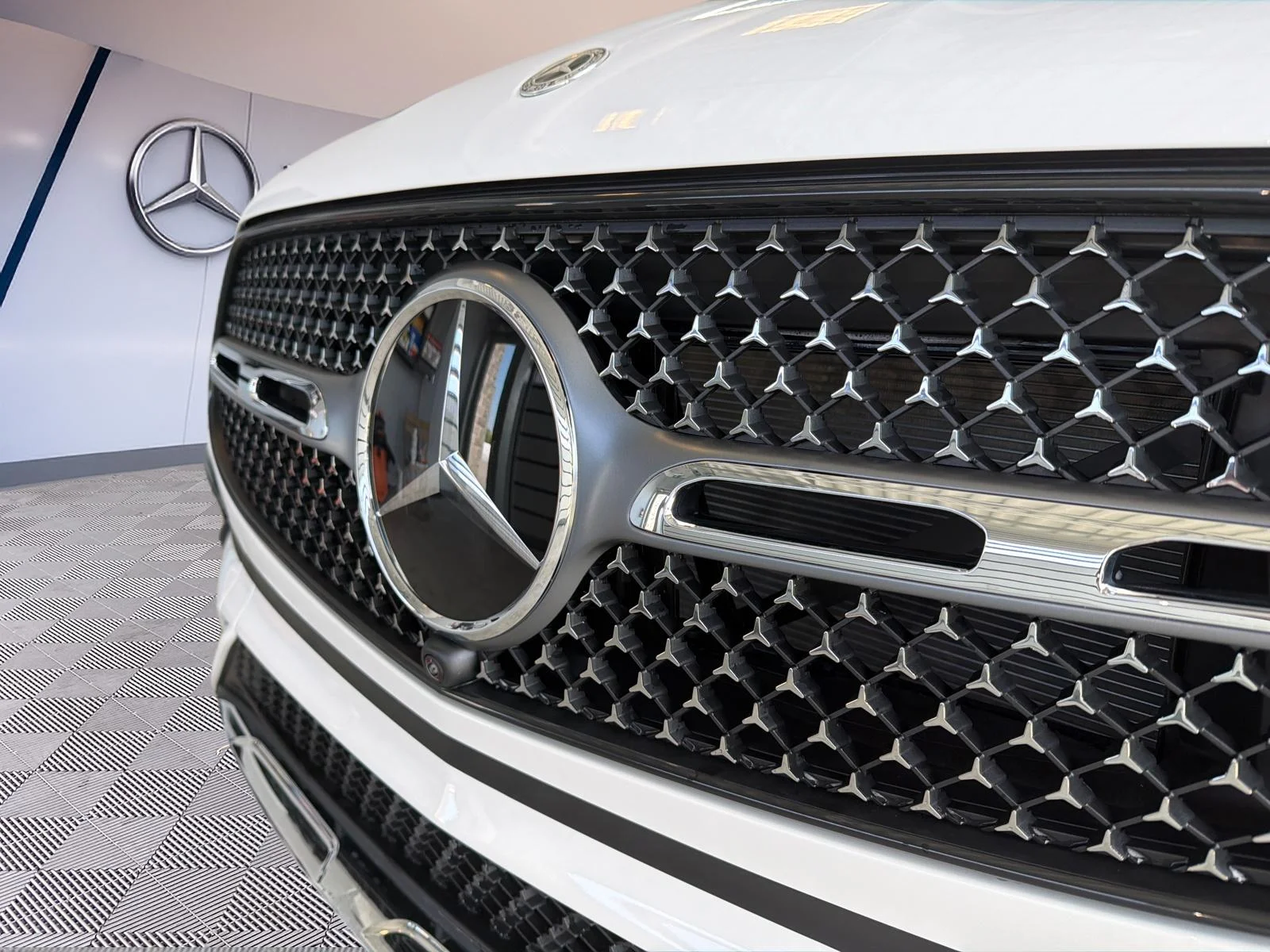 New 2026 White Mercedes-Benz GLC 300 4MATIC SUV image 13