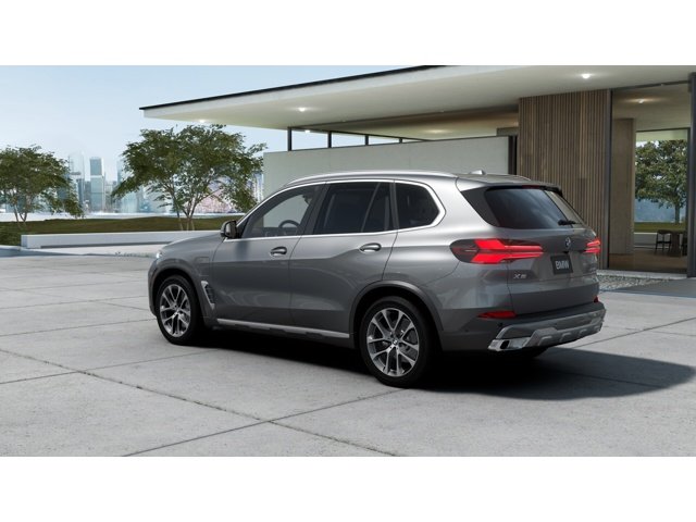 New 2026 Skyscraper Grey Metallic BMW xDrive50e image 2