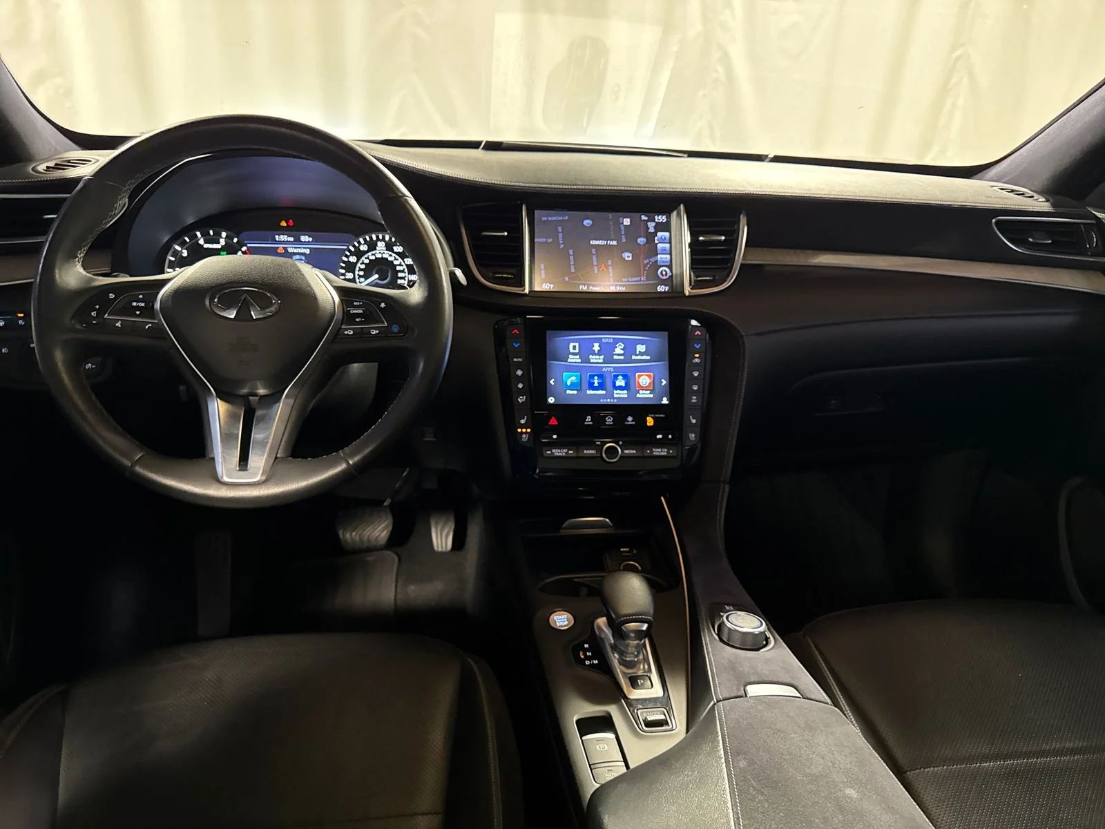 Used 2019  INFINITI ESSENTIAL image 3