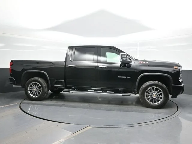 2026 Chevrolet Silverado 2500 HD LTZ - Photo 8