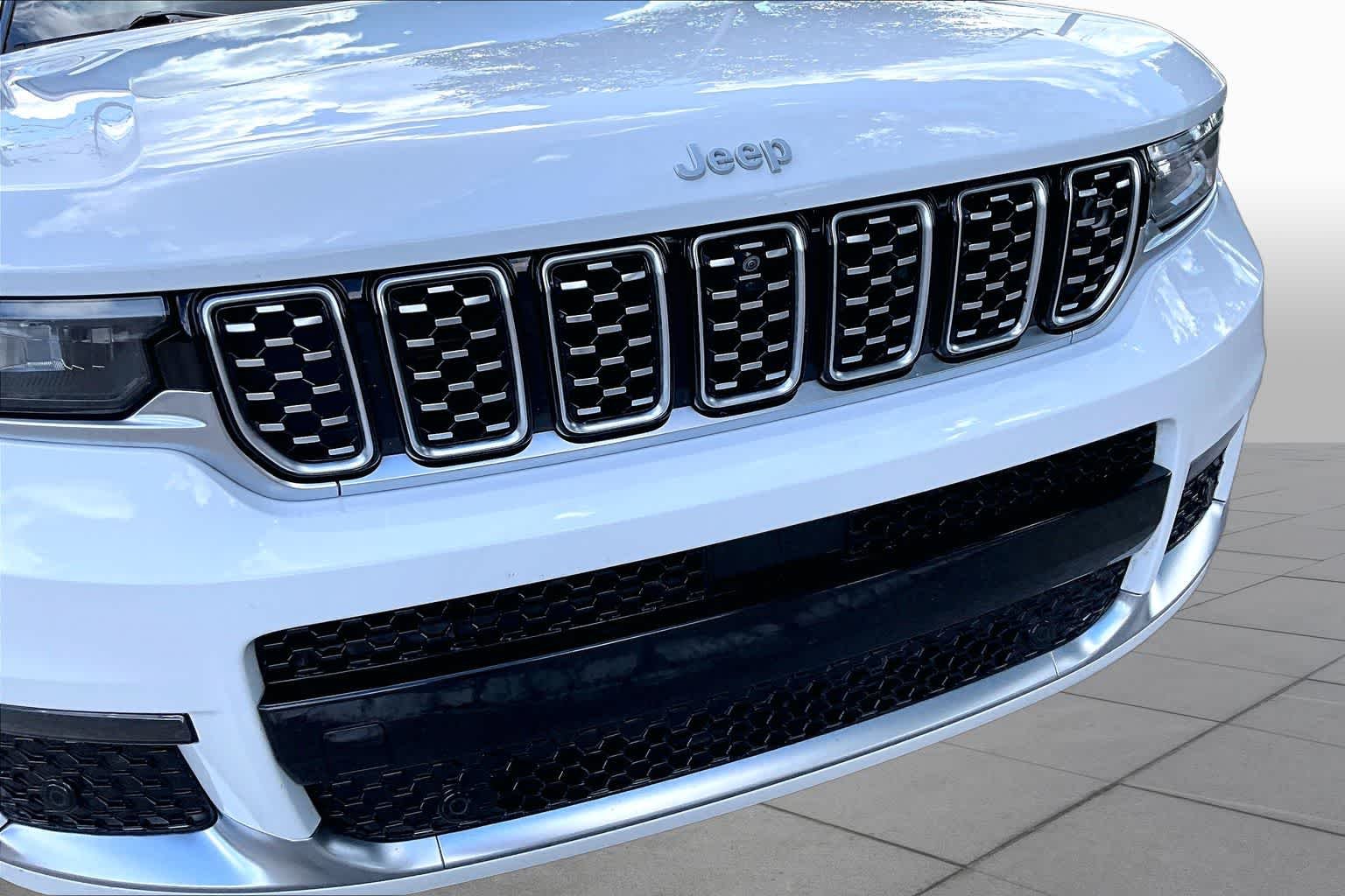 Used 2024 Bright White Clearcoat Jeep Summit image 30