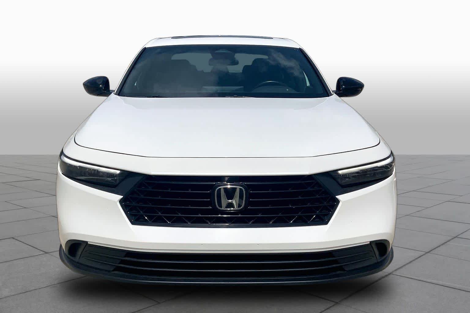 Used 2024 Platinum White Pearl Honda Sport image 4