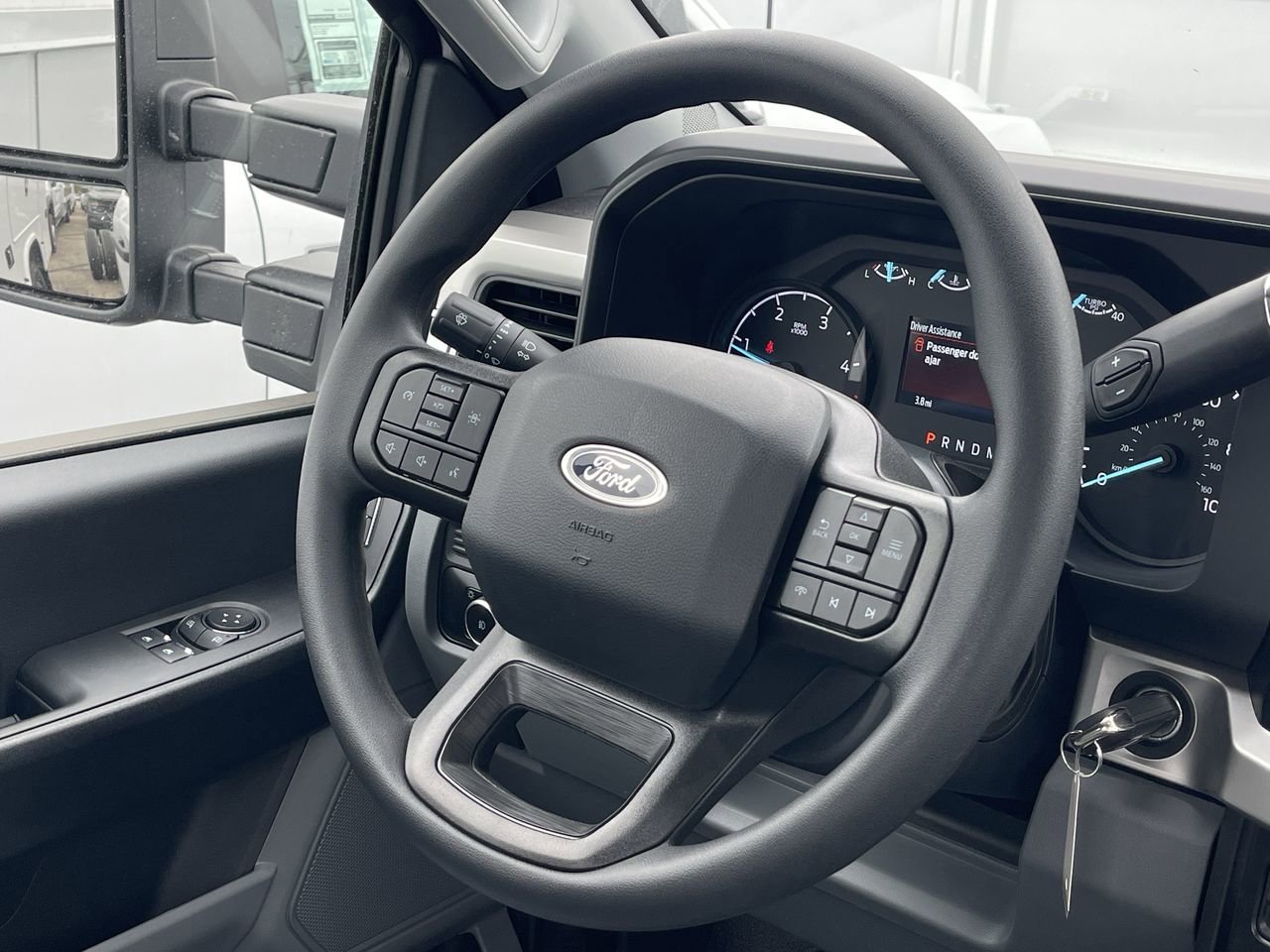 New 2025 Oxford White Ford XL image 15