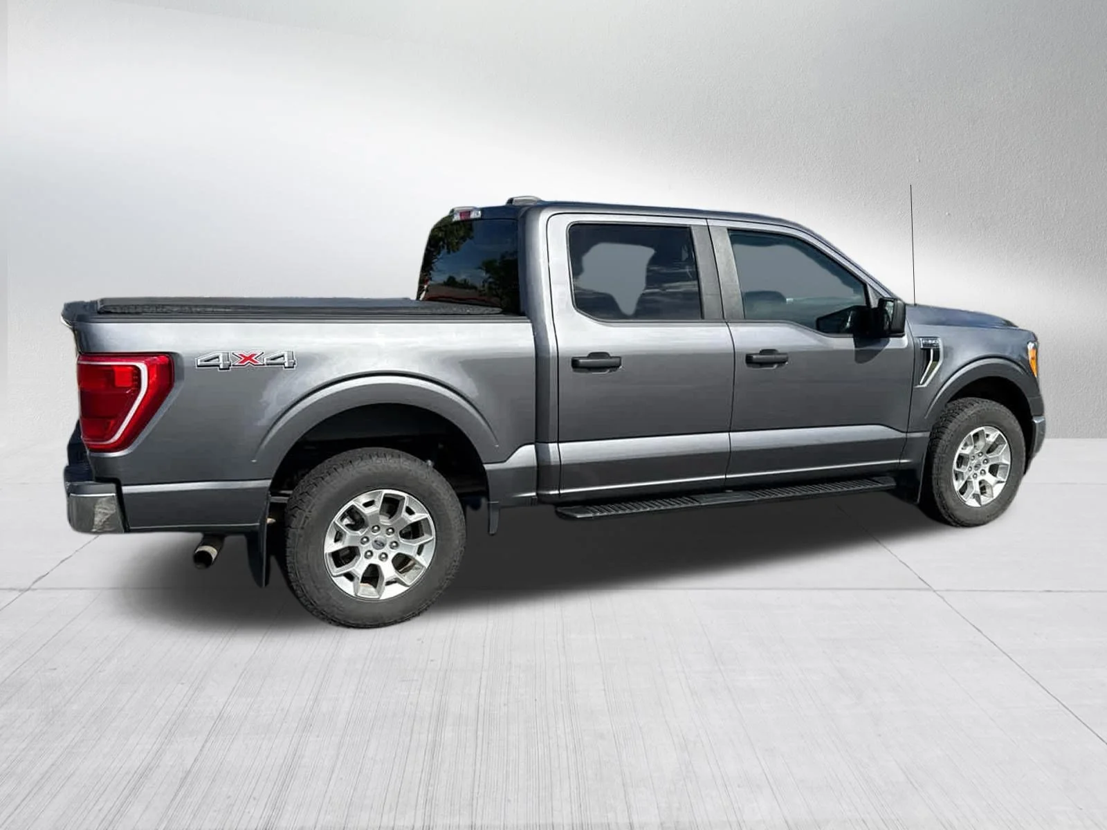 Used 2021 Carbonized Gray Metallic Ford XLT image 10