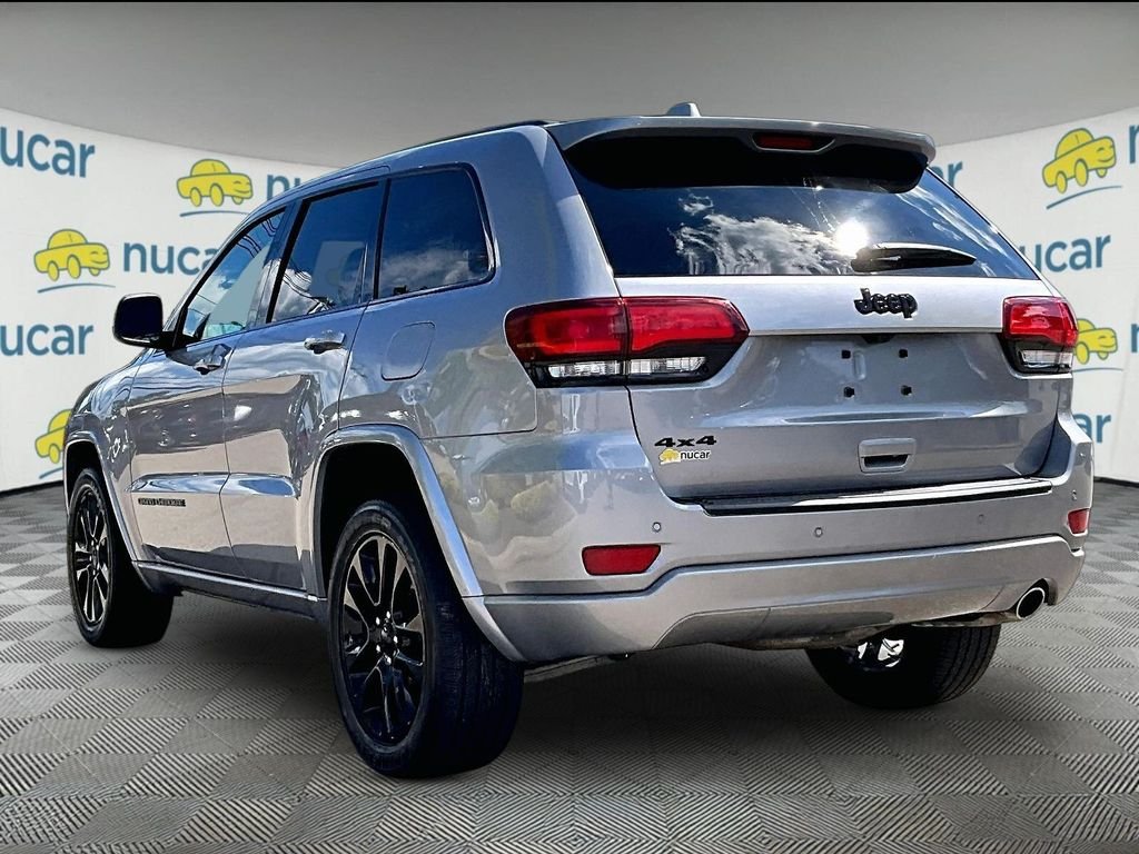Used 2021 Silver Jeep Laredo X image 4
