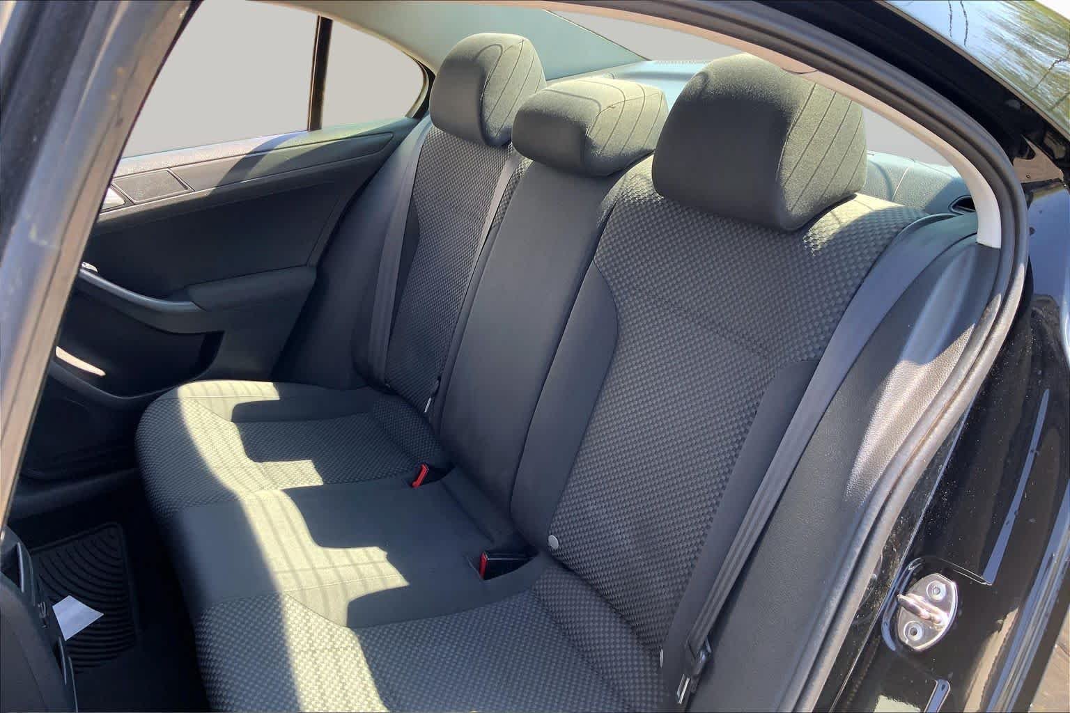 Used 2012 Candy White Volkswagen Base image 17