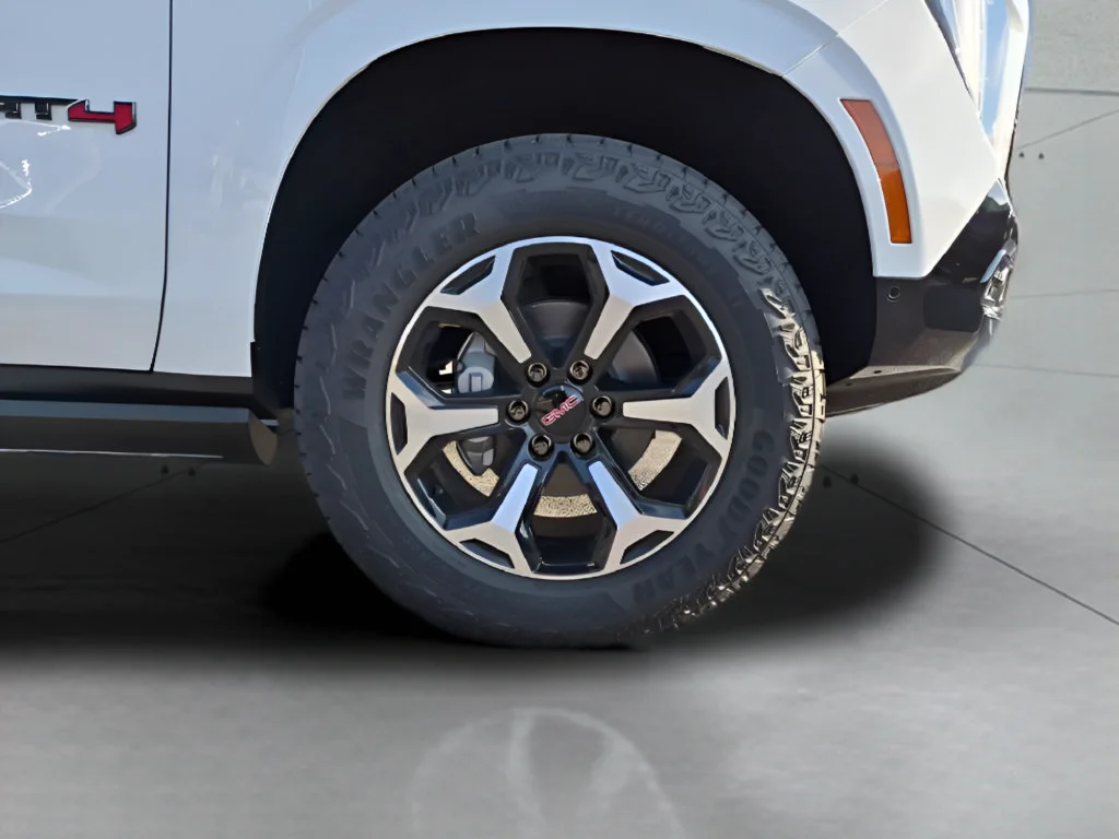 New 2026 Summit White GMC AT4 image 19