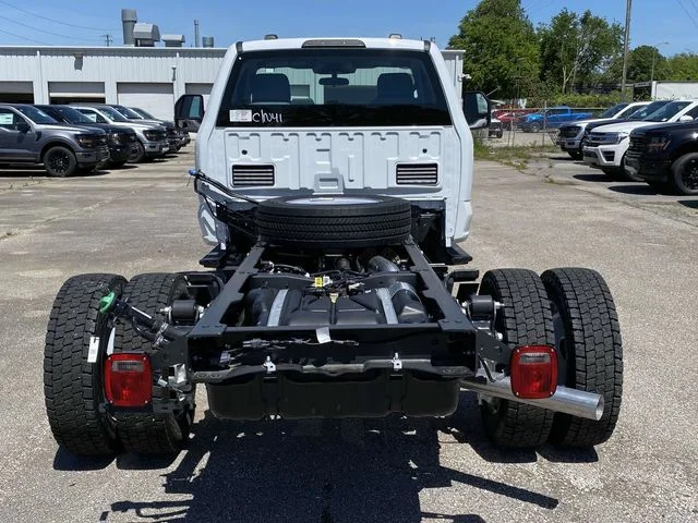 New 2025 Oxford White Ford F-550® XL image 9