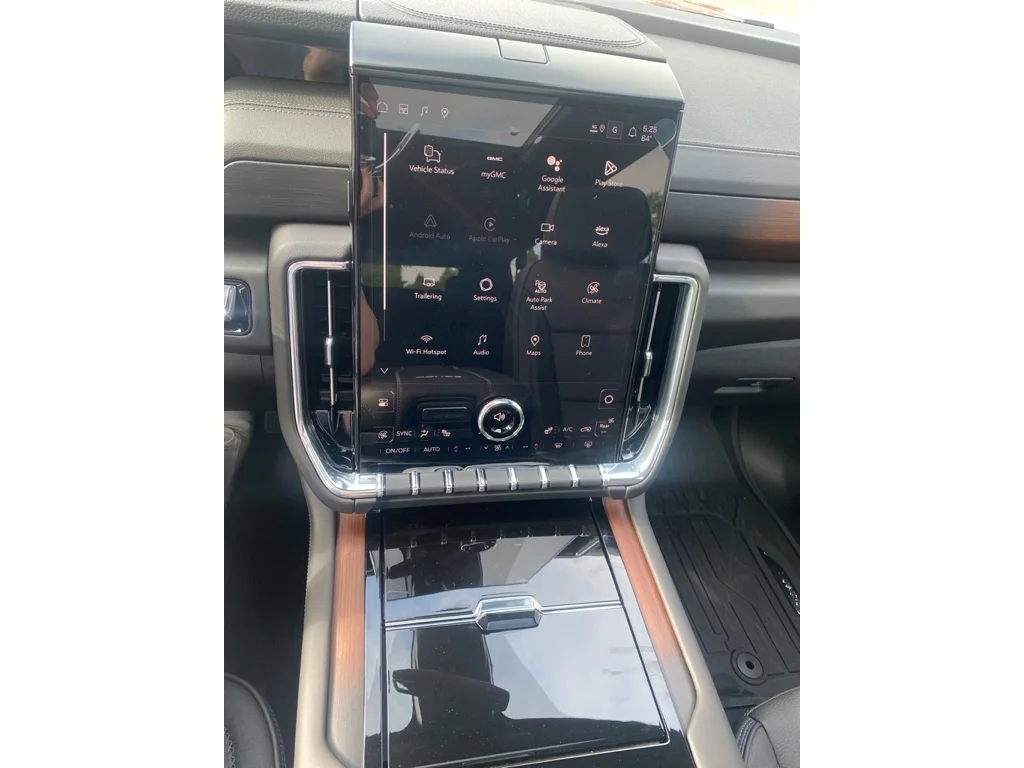 2025 GMC Yukon XL Denali - Photo 14