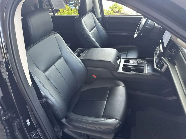 Used 2023 Black Ford XLT image 27