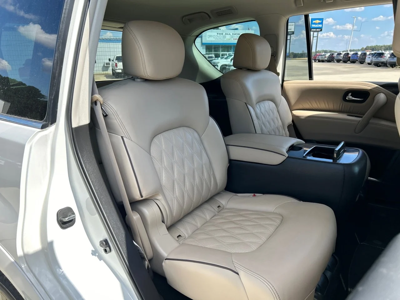 Used 2023 White Nissan Platinum image 23