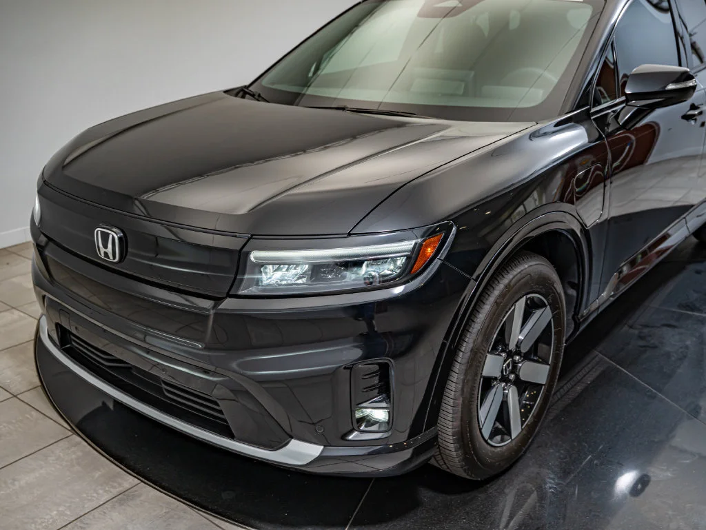 Used 2024 Black Honda Touring image 12