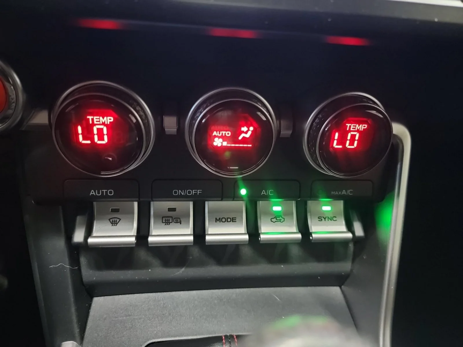 Used 2023 Crystal White Pearl Subaru Limited image 20