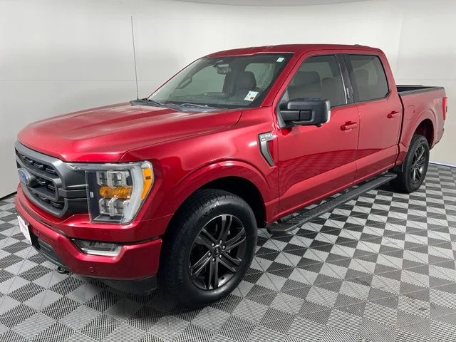 Used 2021 Red Ford XLT image 3