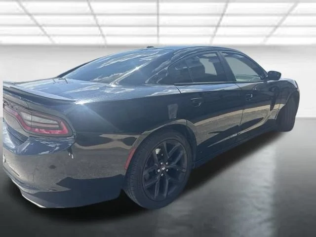 Used 2020 Black Dodge SXT RWD image 3